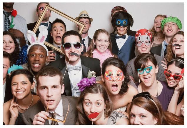 54 Fun & Festive Corporate Holiday Party Ideas in 2023 | Roaming Hunger